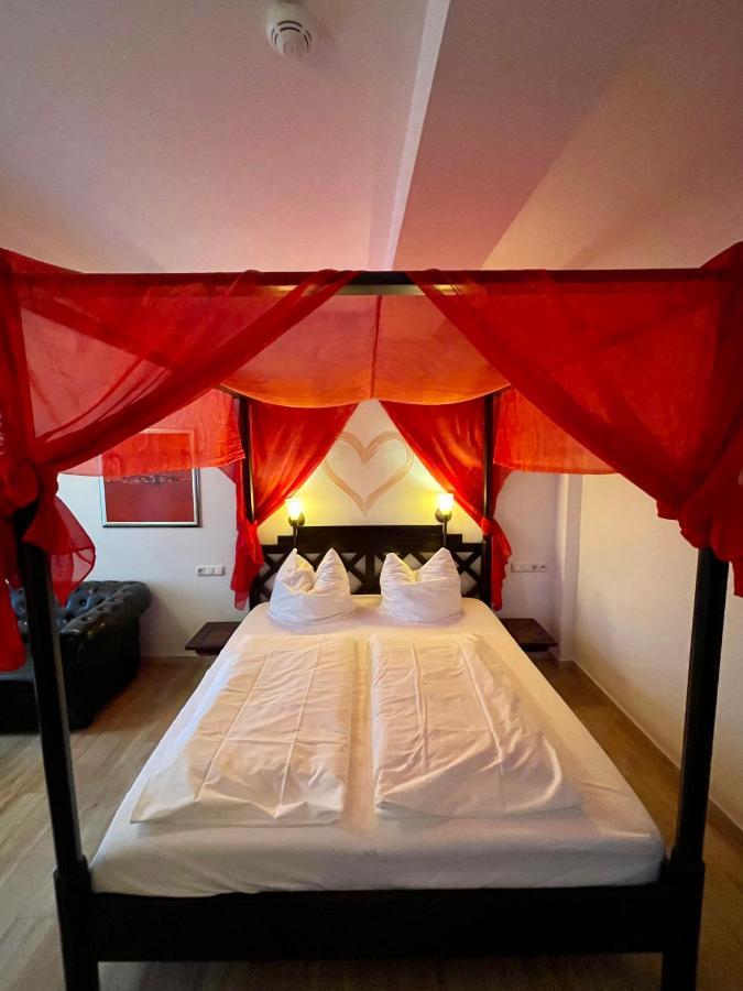 Hotel Zur Roemerbruecke นอยวิท ภายนอก รูปภาพ