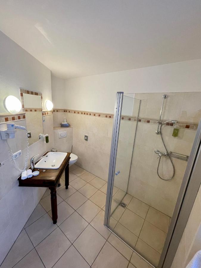 Hotel Zur Roemerbruecke นอยวิท ภายนอก รูปภาพ